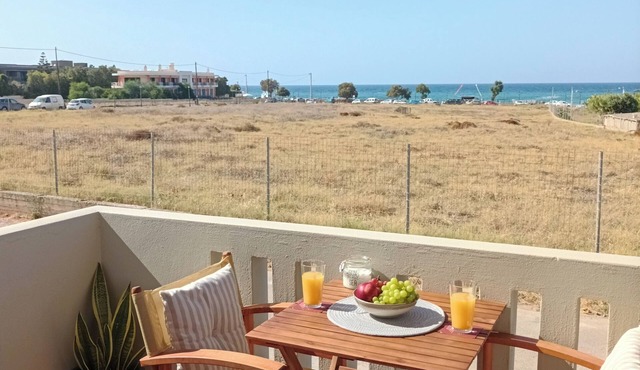 Spacious apartment in a quiet place, 150m away from the beach!