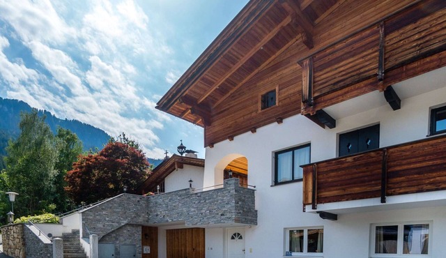 Spacious Apartment in Kitzbuhel near Ski Lift