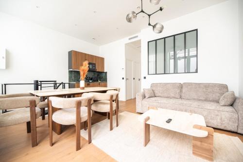 Spacious Apartment in Paris with AC