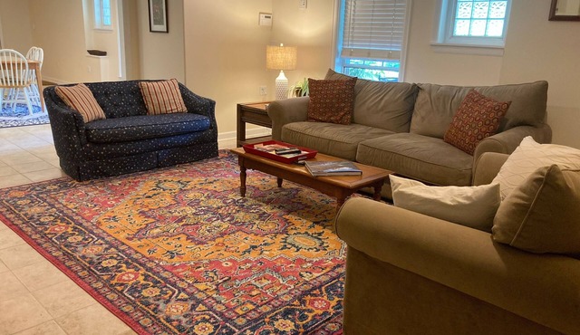 Spacious apartment in beautiful, historic Arlington VT