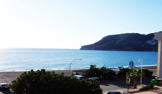 spacious apartment on the beach in La Herradura