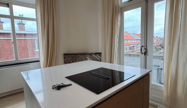 Spacious apartment on the top floor between the beach and the city
