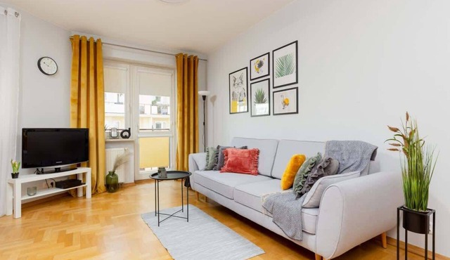 Spacious Apartment | Parking, Balcony and Workspace