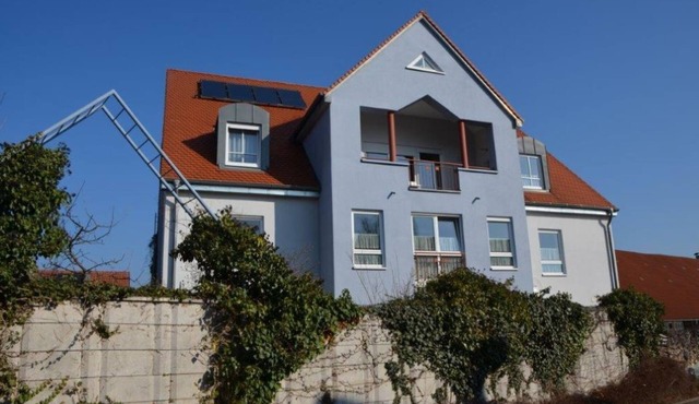 Spacious apartment with large south-facing balcony