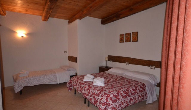 Spacious apartment with two bathrooms