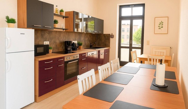 Spacious apartment with 2 parking spaces/Wifi/quiet & central