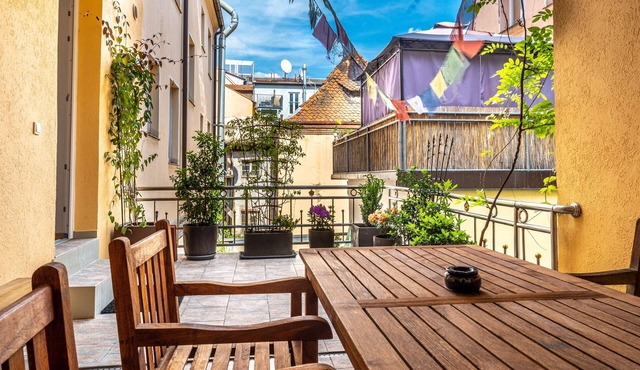 Spacious apartment with 30 sqm barbecue terrace on 150 sqm
