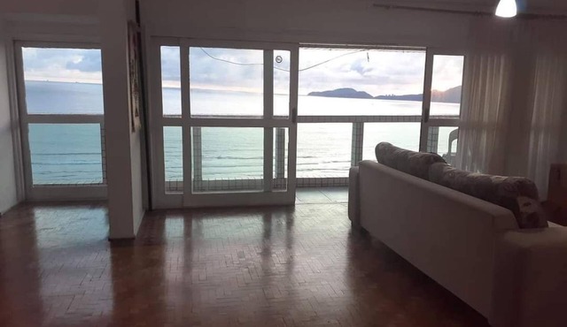 Spacious apartment with ocean view, Santos-SP