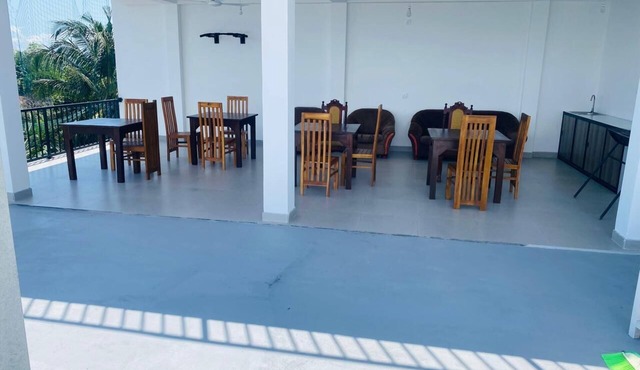 Spacious apartment with 13 bedrooms with bathrooms.Fiber wifi also have