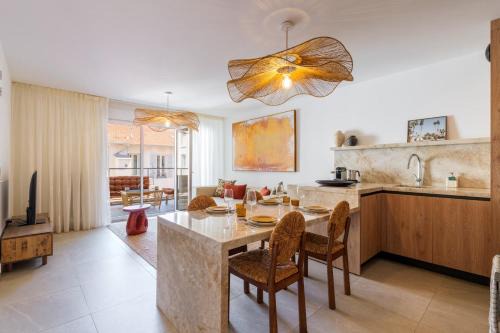 Spacious apartment with terrace and parking