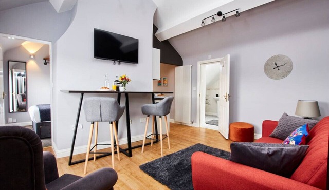 Spacious Apt; Free Gym & Pool Access EMA 6 Mins