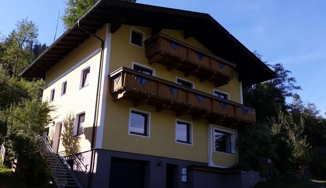 Spacious and cozy holiday home near Zell am See
