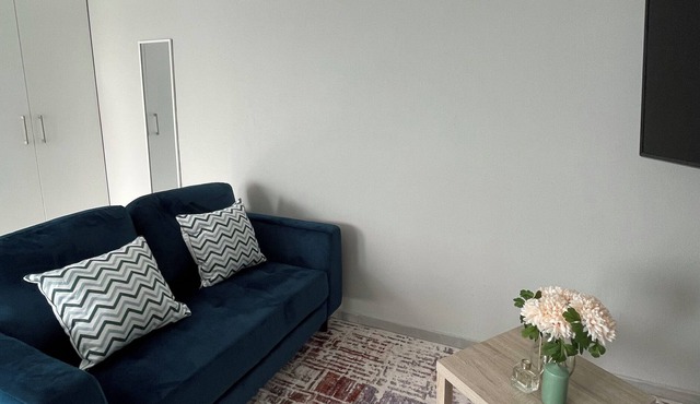 Spacious Bachelor Apartment Overlooking a Dam, Property is pet Friendly