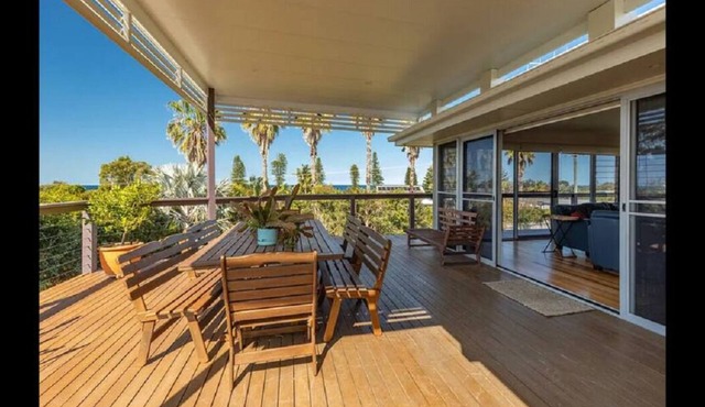 Spacious beach house with ocean views-just steps to the beach
