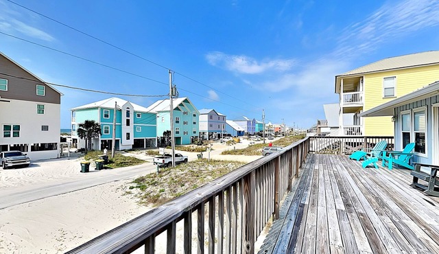Spacious Beach Home, Easy Walk to the Sand, Private Gas Grill and Balcony!