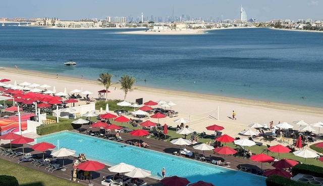 Spacious beachfront 2 bedroom apartment - The 8