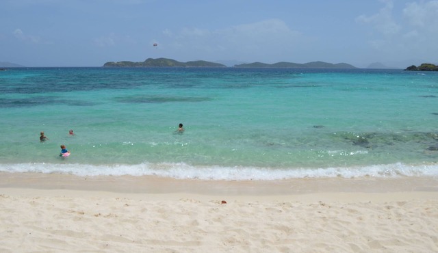 Spacious-Beachfront Condo with WiFi, Pool, Tennis, AC