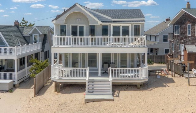 Spacious Beautiful Oceanfront Property- Lavallette NJ