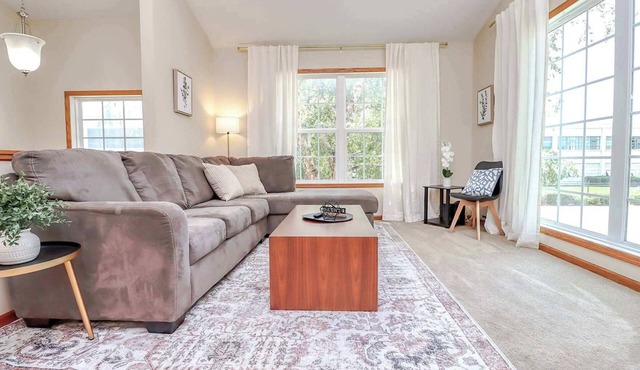 Spacious Bedrooms 4bd 2b 9 guests BBQ Grill