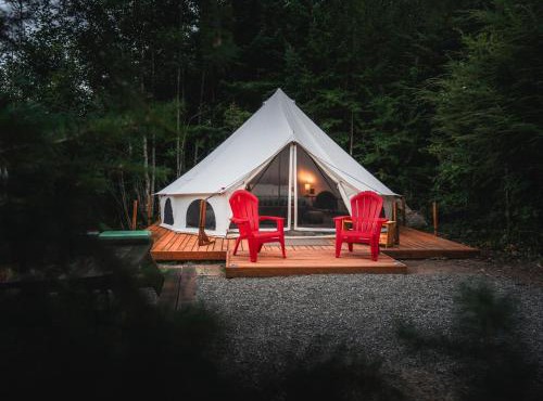 Spacious Bell Tent with Private Deck & Forest Access near Carson, Washington