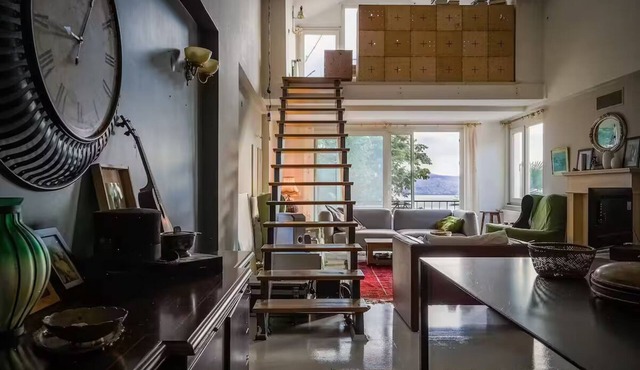 Spacious Bohemian Triplex with 180° Sea Views