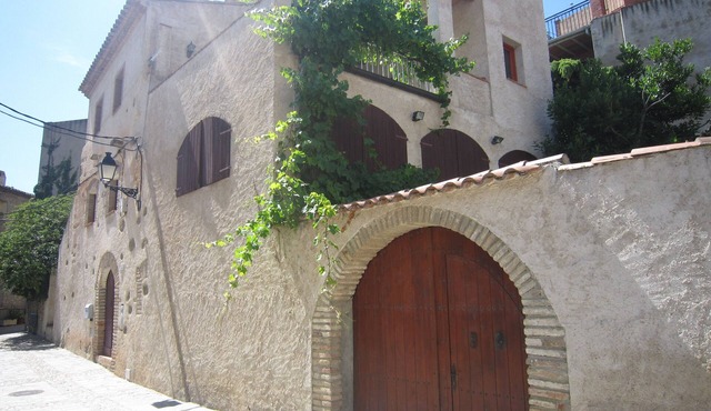 Spacious, bright vacation apartment in Priorat Pet-friendly, garden + terrace
