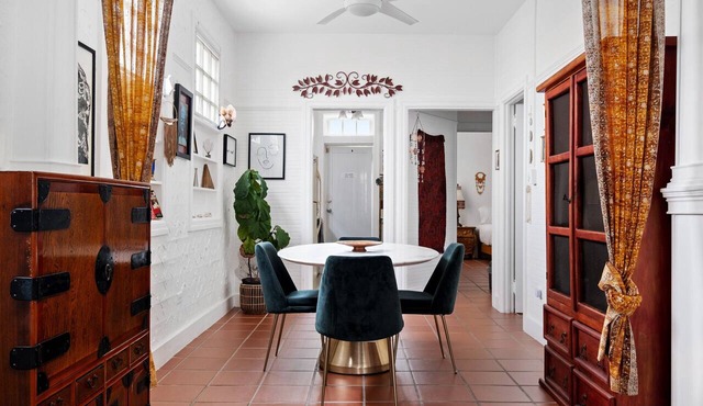 Spacious & Bright 2bd Apt, Steps to Sand w/Generator!