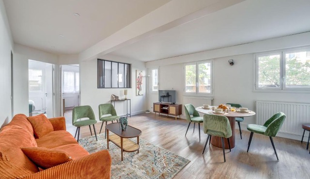Spacious & Bright 2BR Apartment - Heart of 15th