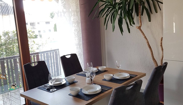 Spacious, bright apartment with balcony in the south of Augsburg