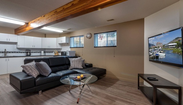Spacious Bright Suite Licence 4087948