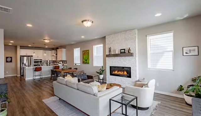 Spacious, bright SW Longmont home close to Boulder