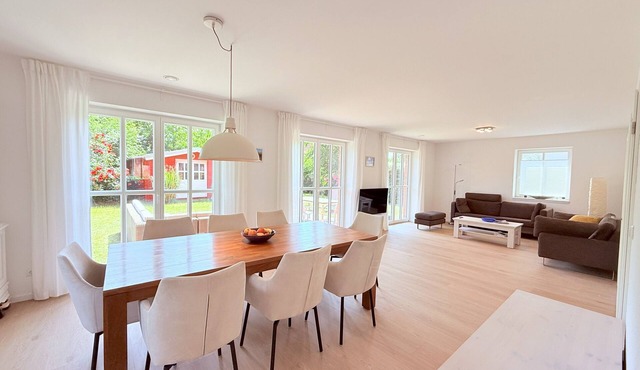 Spacious, bright vacation home within walking distance of only 500m to the beach, with beautiful garden