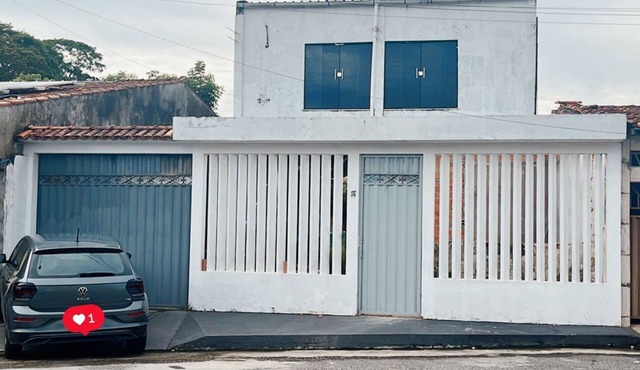 Spacious building with 3 suites available for COP30