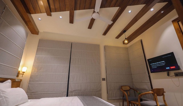 Spacious building in charming Mathura with WiFi, AC