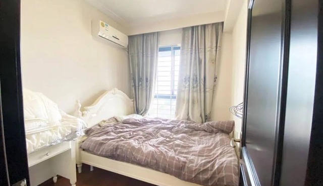 Spacious building with 2 bedrooms and AC, WiFi in brilliant Hohhot