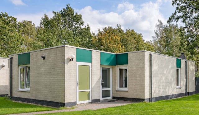 Spacious bungalow near the Hunebedcentrum