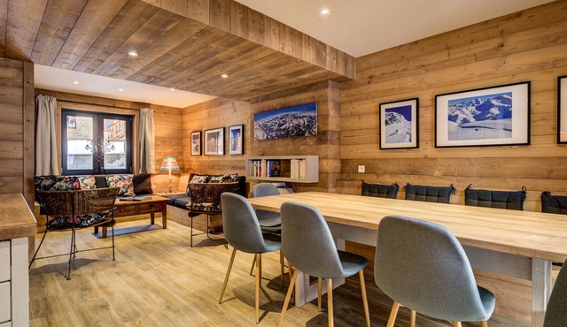 Spacious Central Chalet with Wifi and Pets Allowed