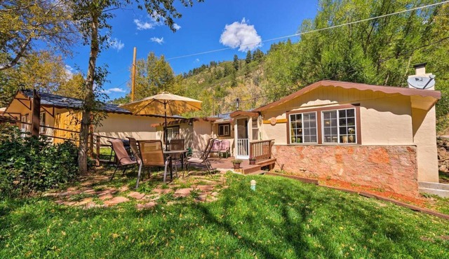 Spacious Creekside Cabin Private hot tub 360° mountain views