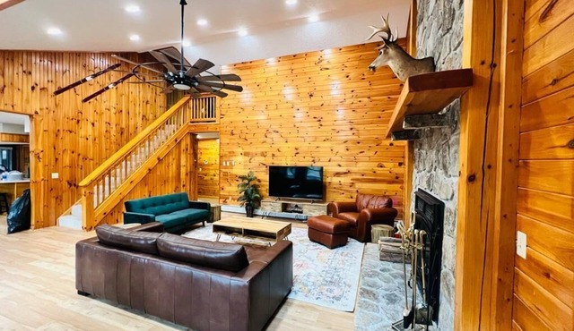 Spacious cabin - Hot Tub - Pool Table - 5 min from Wisp