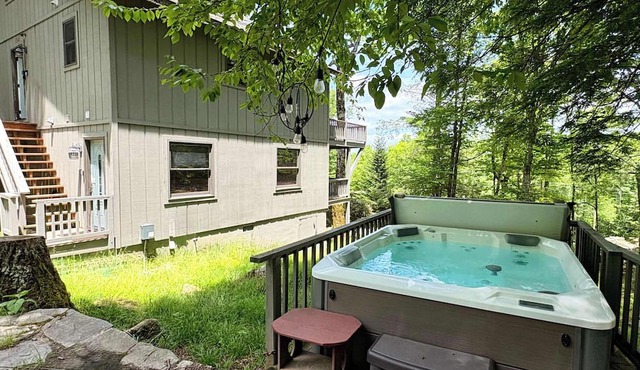 Spacious Cabin w/Hot Tub Close To Ski Lifts