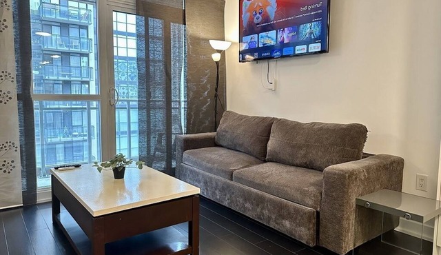 Spacious & Central 1 bdrm 2 real beds