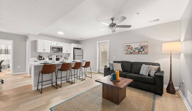 Spacious & Central | 2 Bedroom | CLE Clinic