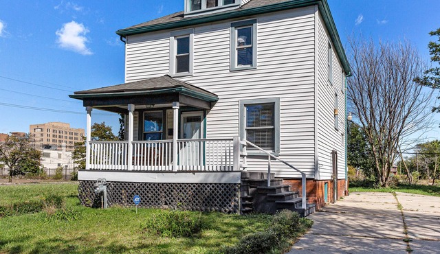 Spacious & central [4BD Apartment]- few mins away from Henry Ford!