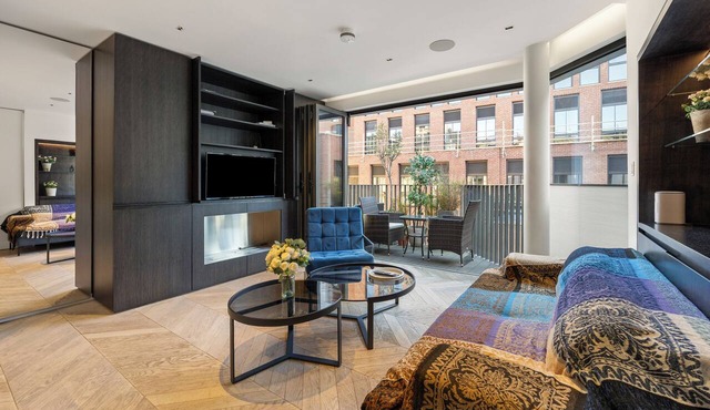 Spacious Central Flat with Central A/C