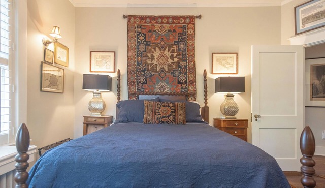 Spacious Central Gardens House and Carriage House