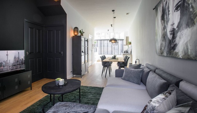Spacious Centrum Apartment