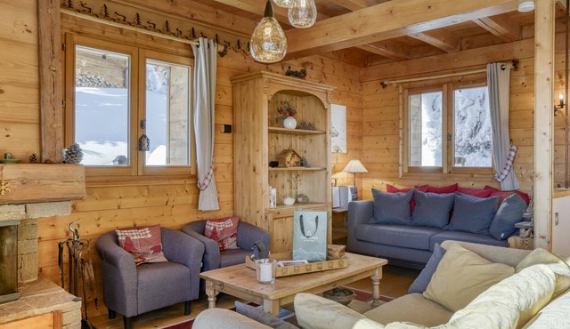 Spacious chalet in Bisanne 1500 with WIFI and stunning view