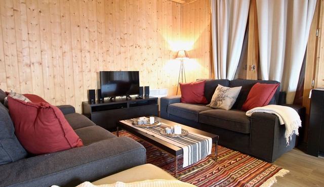Spacious chalet in Chamrousse for 8 people over 3 levels