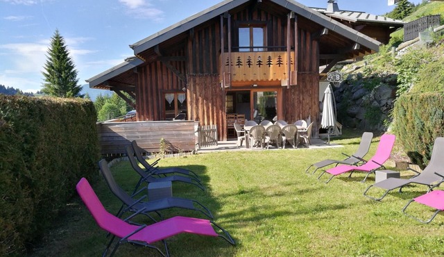 Spacious chalet in Les Gets with fireplace, WiFi and pets allowed