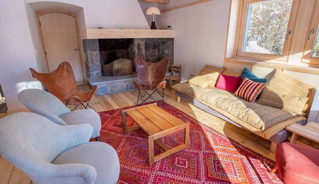Spacious chalet in Méribel with sunny terrace and fireplace